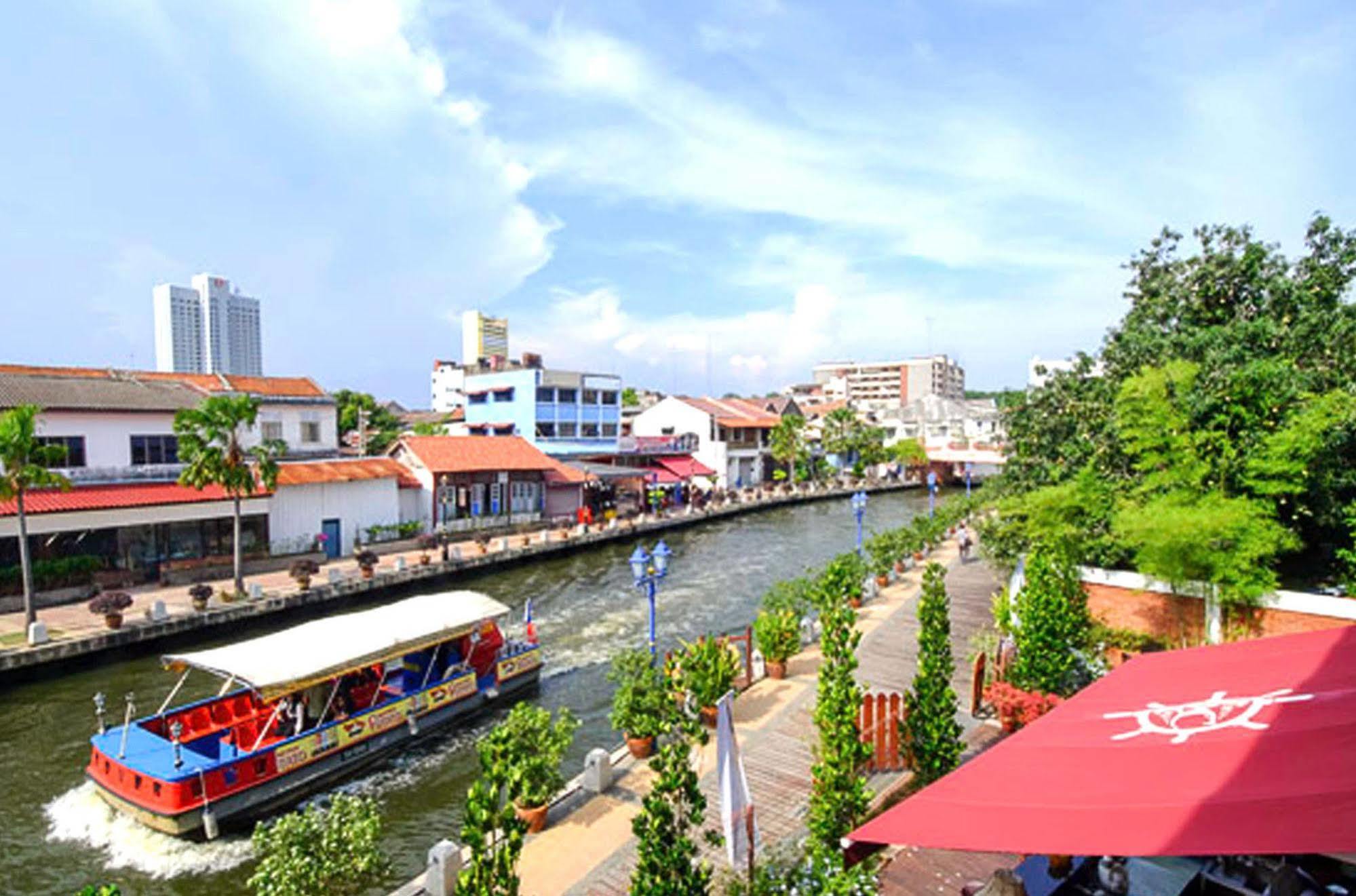 Rc Hotel Melaka Esterno foto